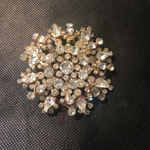 Vintage large rhinestone encrusted glitzy pin - Picture 4 of 6